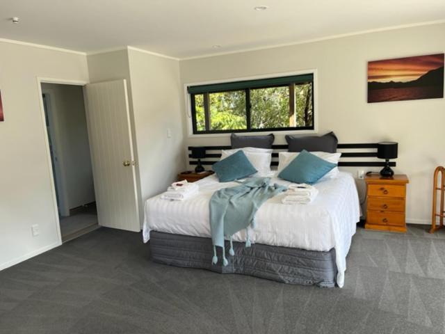 Treetops Cottage At The Castle Whitianga Buitenkant foto