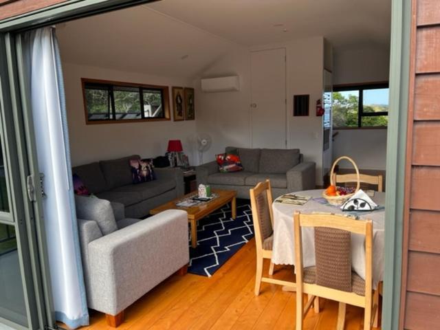 Treetops Cottage At The Castle Whitianga Buitenkant foto